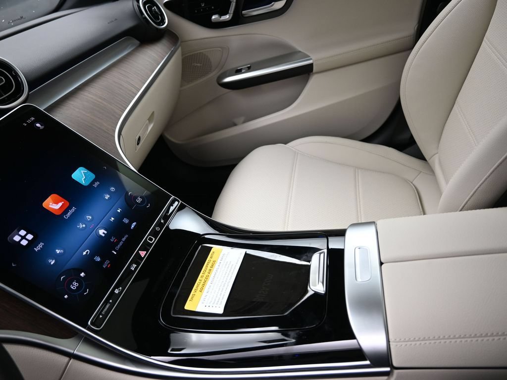 Used 2025 Mercedes-Benz C 300 4MATIC Sedan image 18