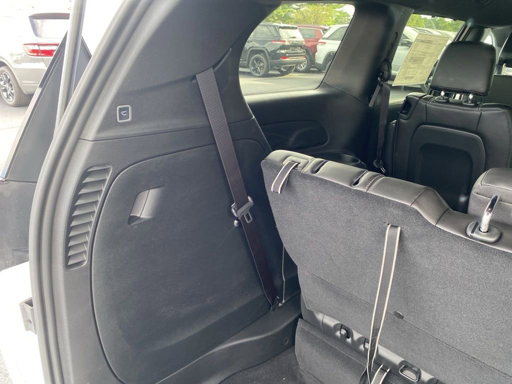 New 2026 Chrysler Pacifica Select w/ S Appearance Package image 13
