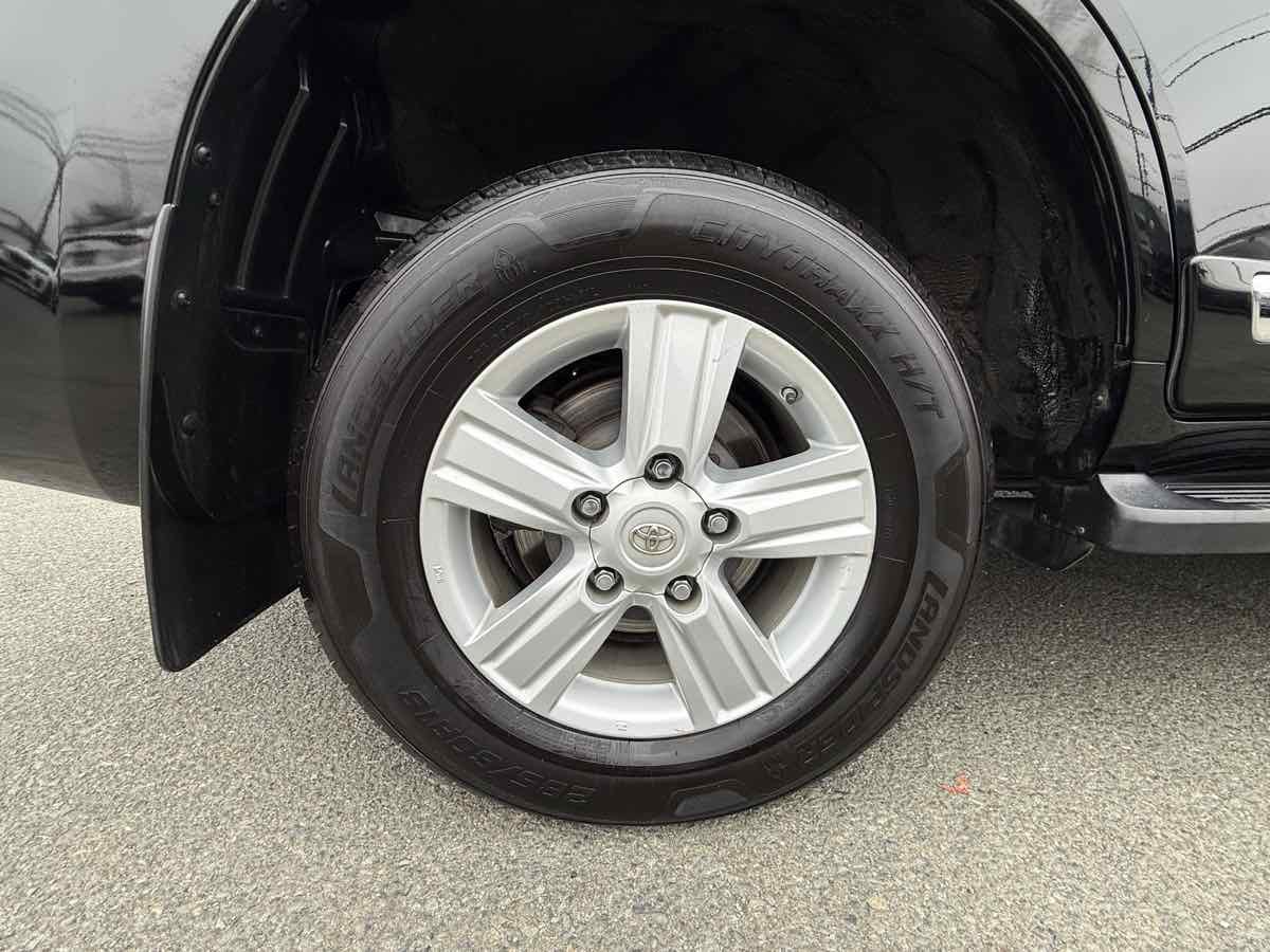 Used 2015 Toyota Land Cruiser image 43