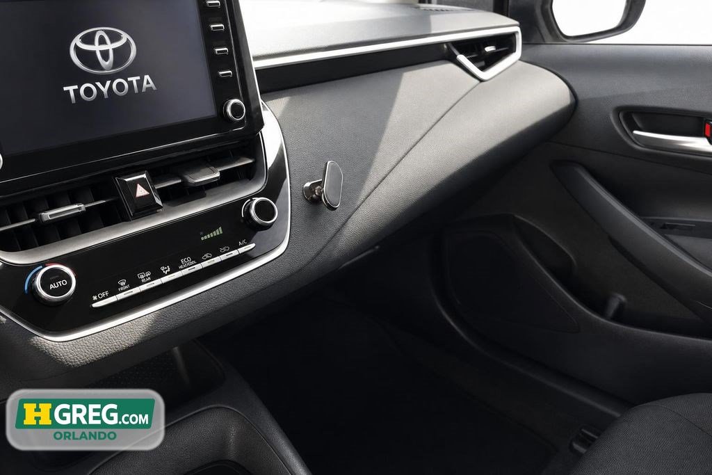 Used 2021 Toyota Corolla LE FWD image 15