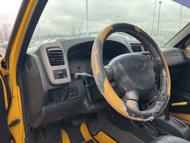 Used 2001 Nissan Frontier SE image 9
