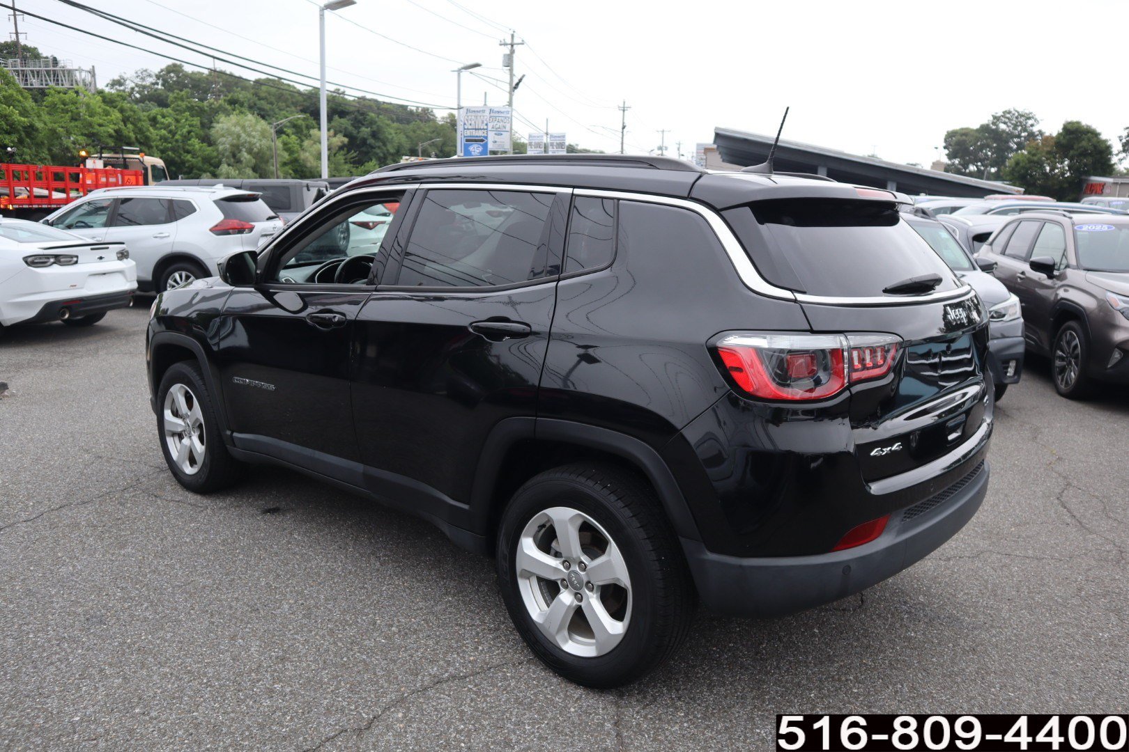 Used 2018 Jeep Compass Latitude w/ Popular Equipment Group AWD/4WD image 7