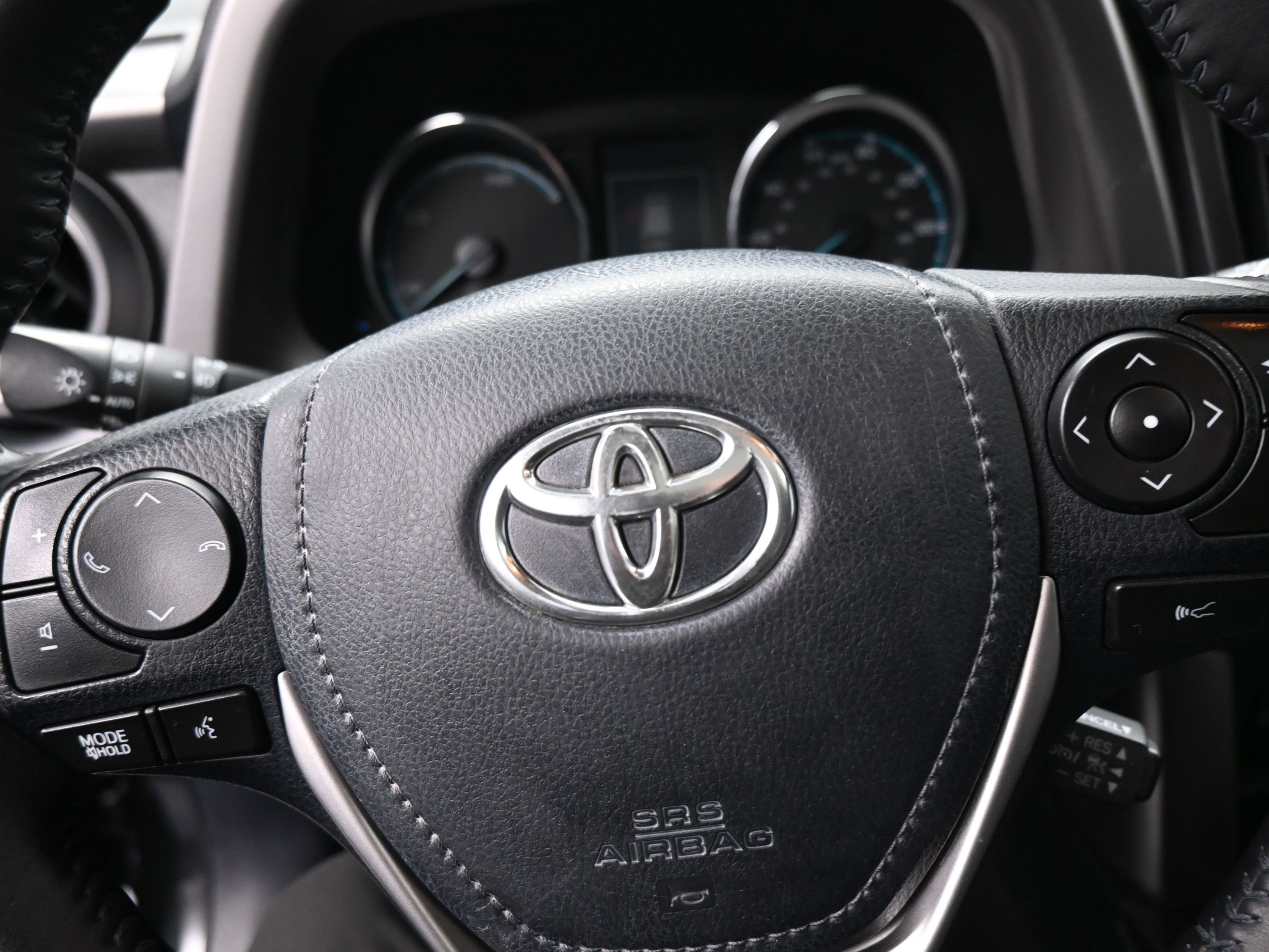 Used 2016 Toyota RAV4 Limited AWD/4WD image 17
