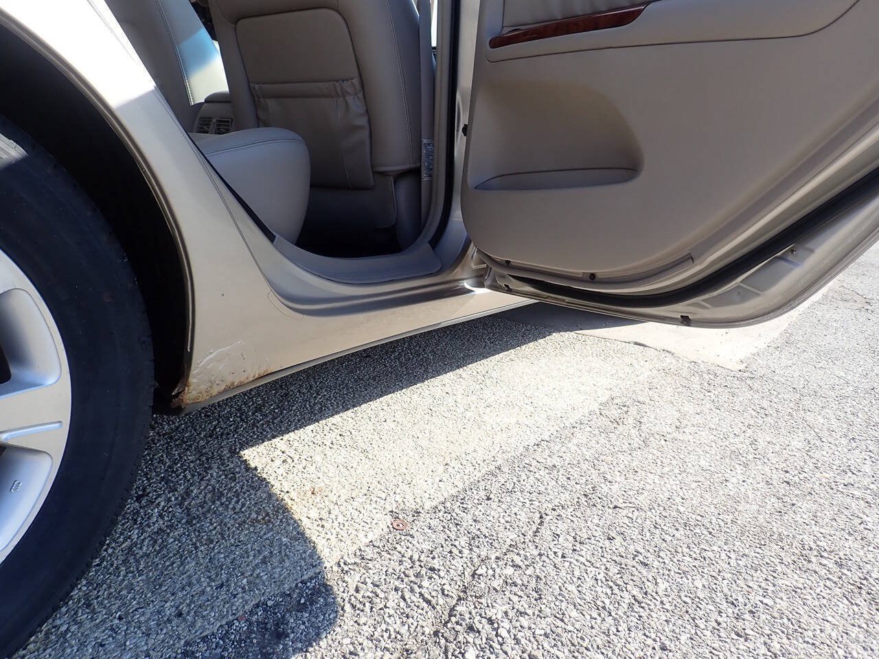 Used 2006 Toyota Camry XLE w/ VSC & Side Airbag Pkg FWD image 30