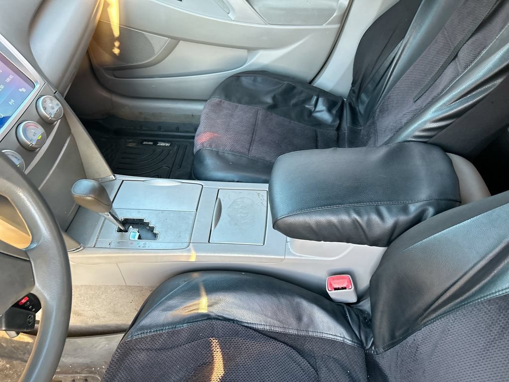 Used 2011 Toyota Camry LE FWD image 25