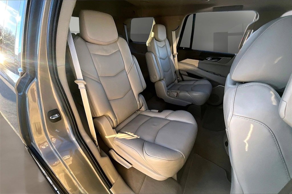 Used 2019 Cadillac Escalade Premium Luxury image 27