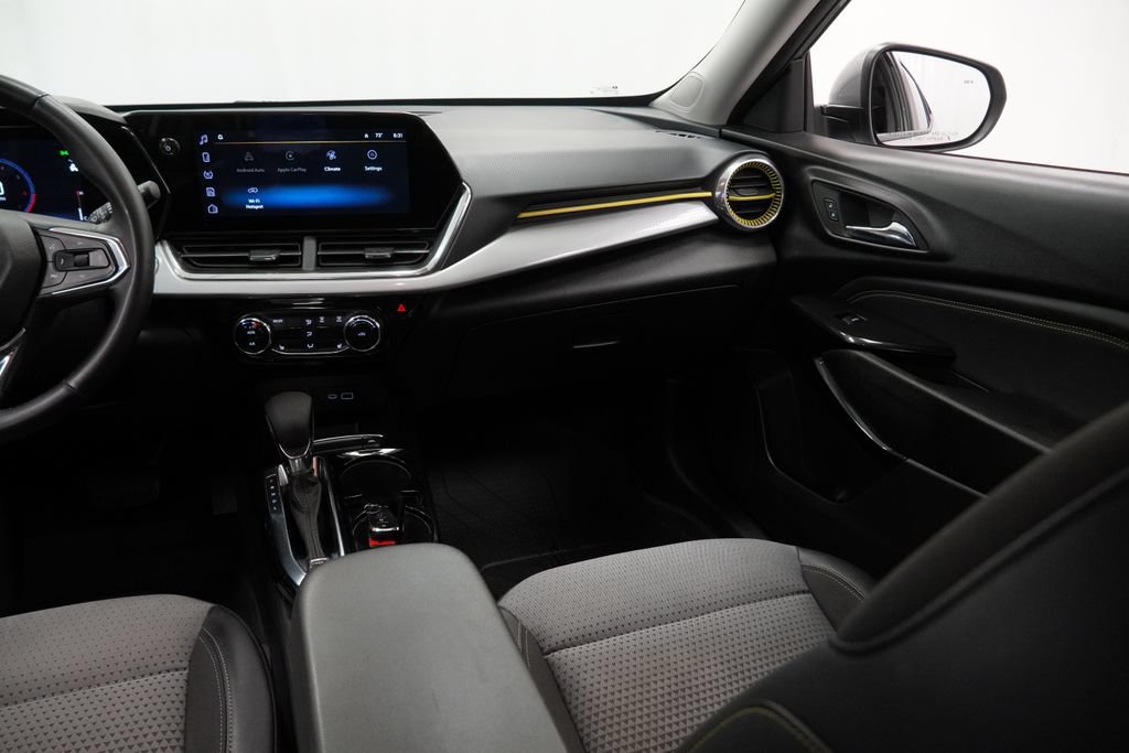 Used 2024 Chevrolet Trax LT w/ Driver Confidence Package FWD image 15