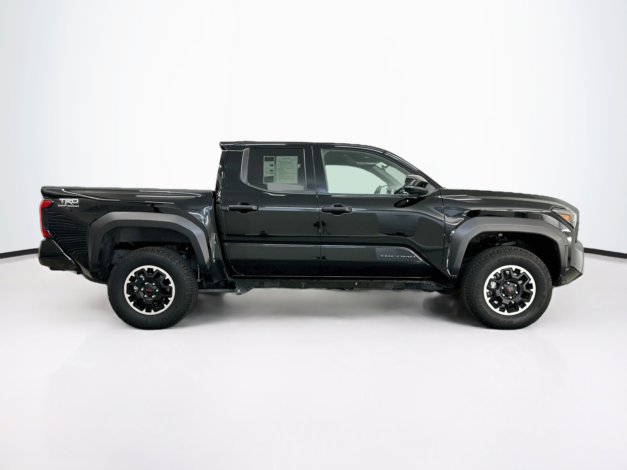 Used 2025 Toyota Tacoma TRD Off-Road AWD/4WD image 10