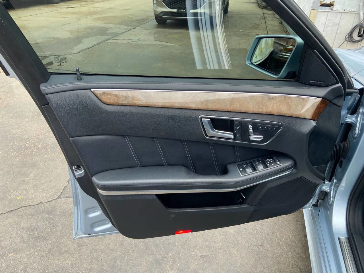 Used 2015 Mercedes-Benz E 400 Sedan w/ Driver Assistance Package image 3