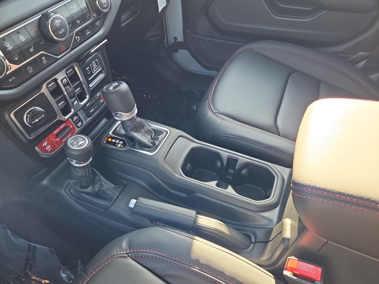 New 2027 Jeep Wrangler Unlimited Rubicon AWD/4WD image 17