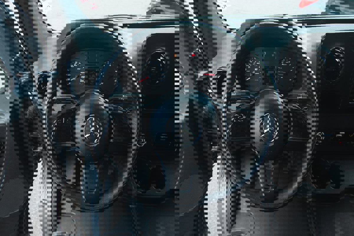 Used 2019 Mercedes-Benz Sprinter 144 image 18