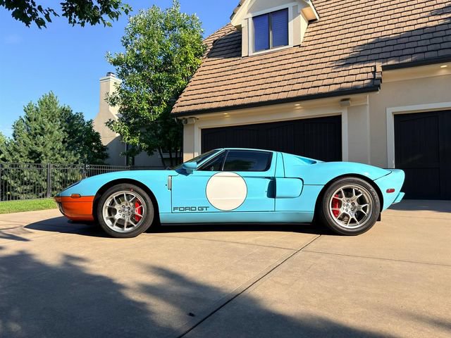 Used 2006 Ford GT RWD image 83