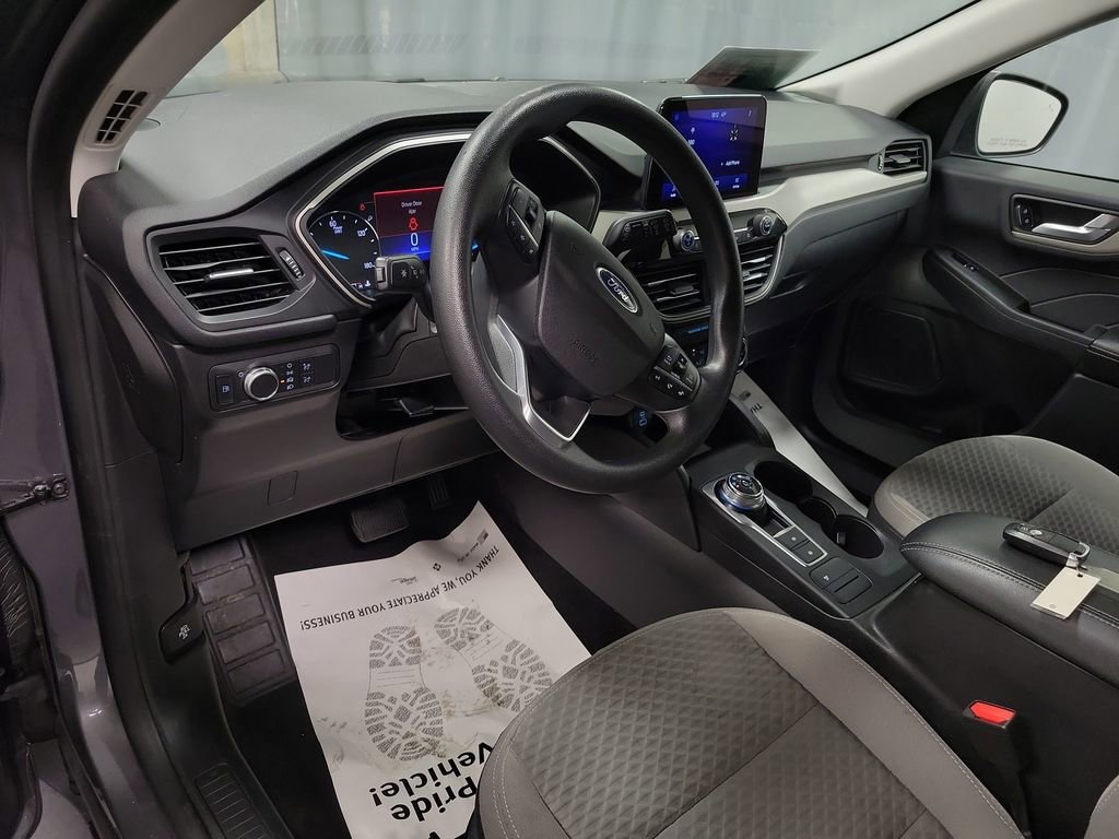 Used 2021 Ford Escape SE image 13