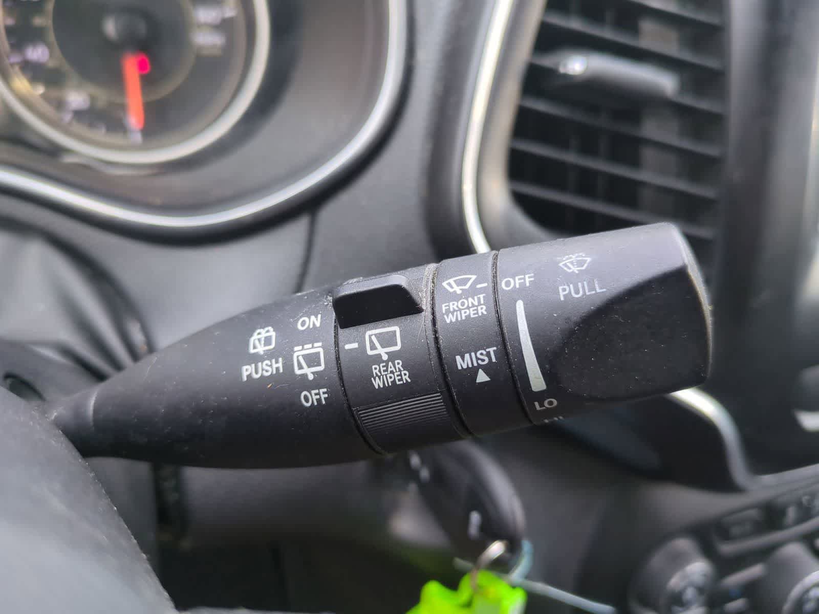 Used 2019 Jeep Cherokee Latitude w/ Popular Appearance Group image 25
