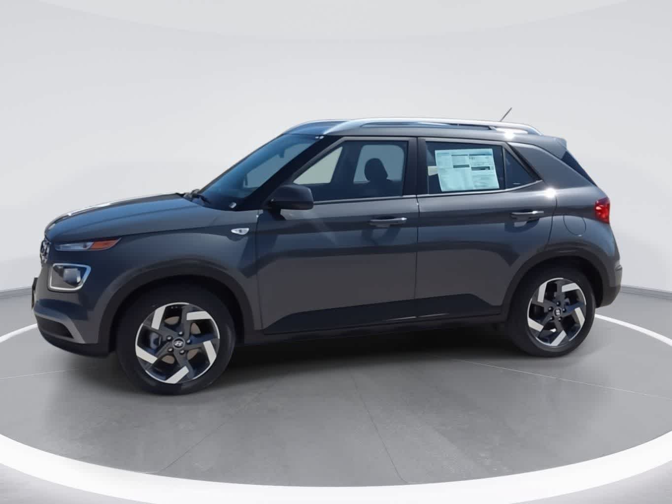 New 2026 Hyundai Venue SEL FWD image 4