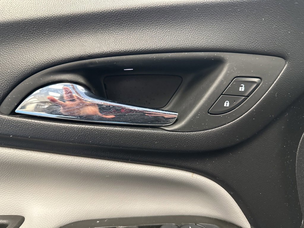 Used 2023 Chevrolet Equinox LS w/ LS Convenience Package image 21