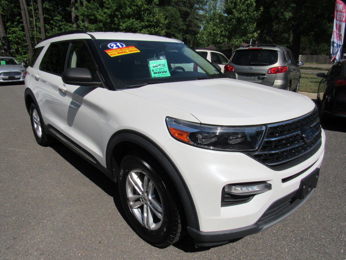 Used 2021 Ford Explorer XLT w/ Equipment Group 202A AWD/4WD image 1