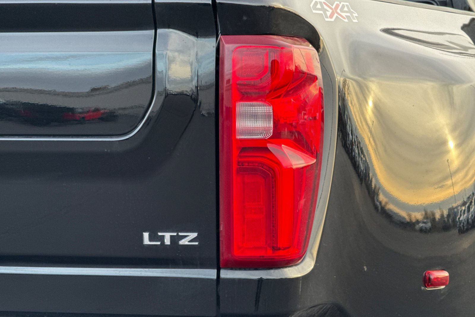 Used 2025 Chevrolet Silverado 3500 LTZ w/ LTZ Plus Package image 27