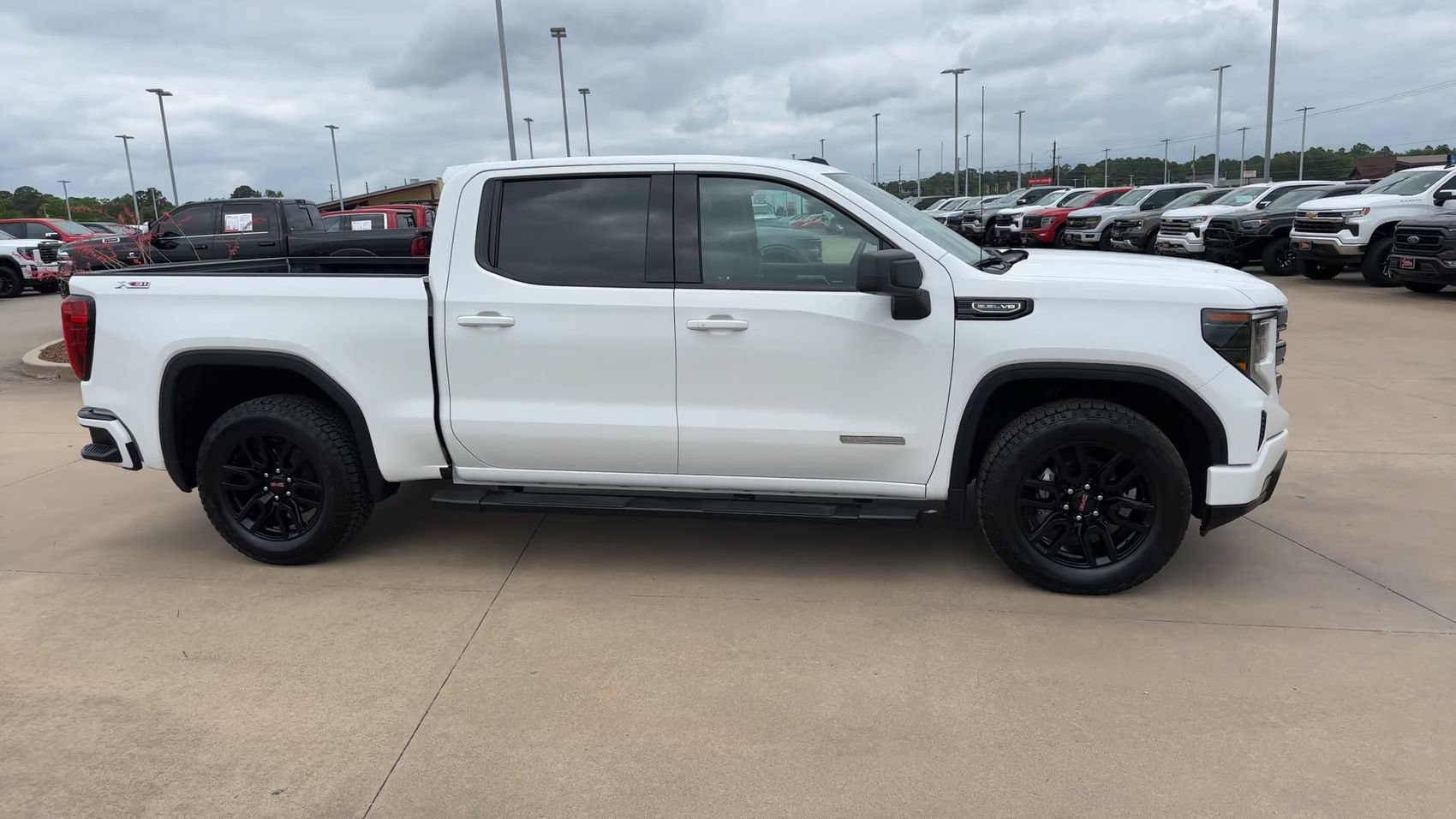 Used 2024 GMC Sierra 1500 Elevation w/ Preferred Package AWD/4WD image 2