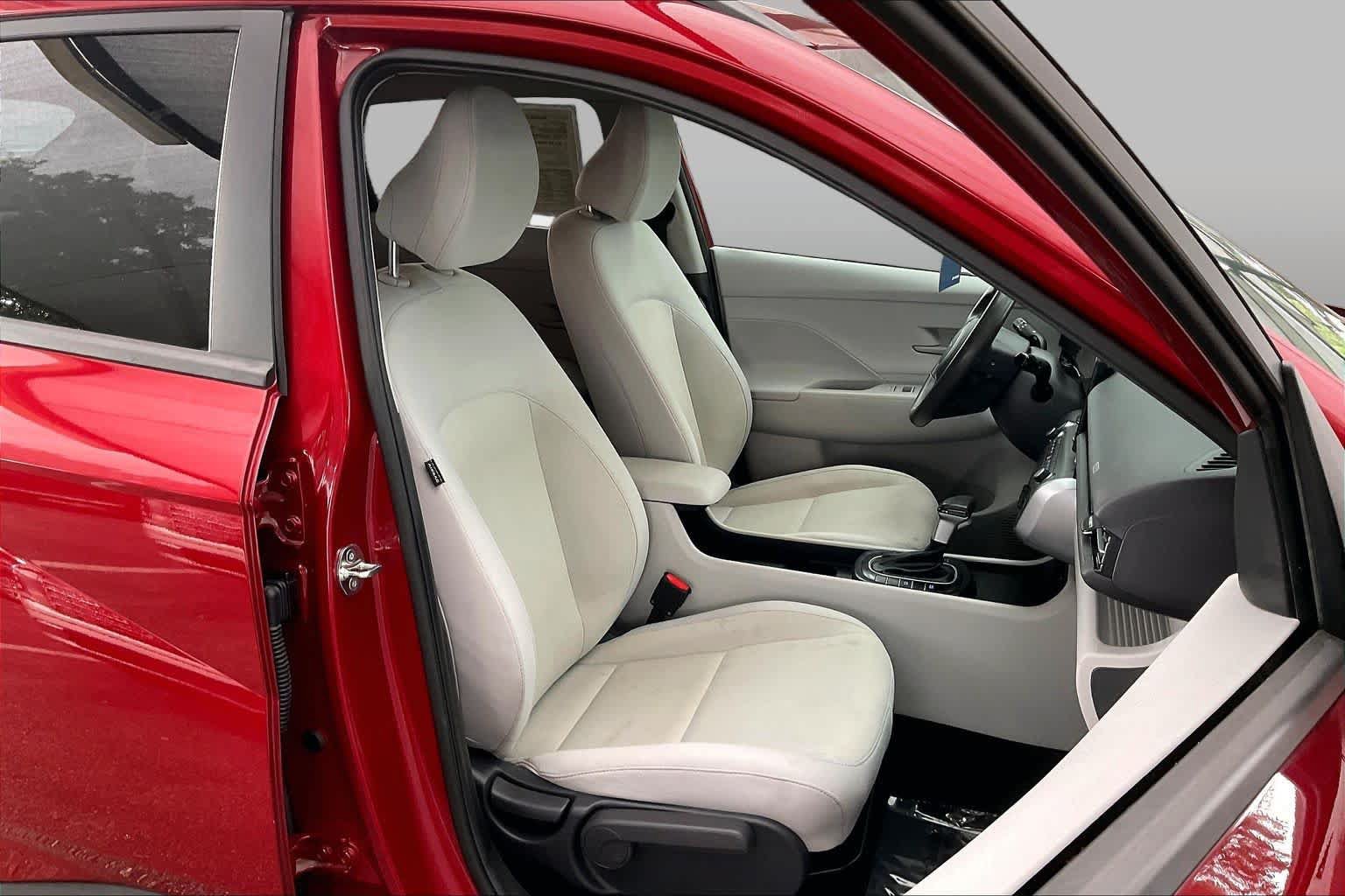 Certified 2024 Hyundai Kona SEL FWD image 9