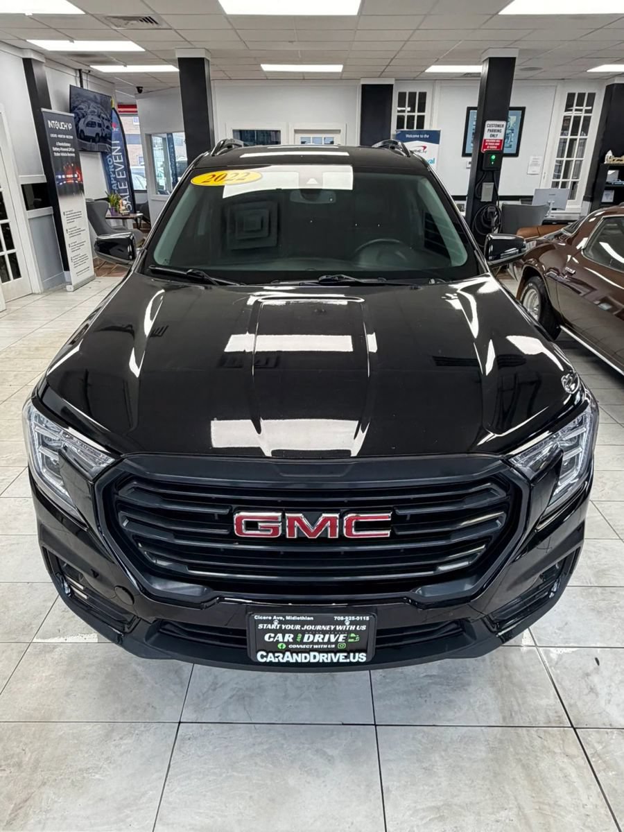 Used 2022 GMC Terrain AT4 AWD/4WD image 2