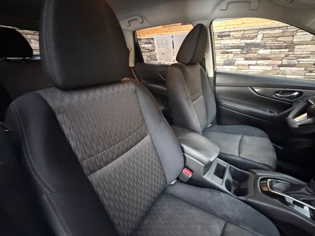 Used 2017 Nissan Rogue S w/ S Appearance Package AWD/4WD image 17