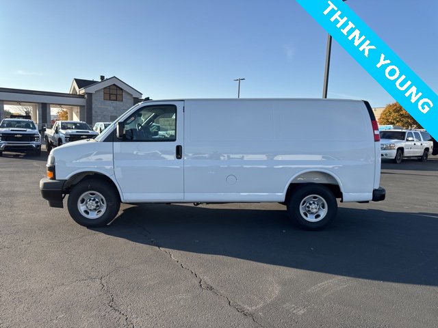 New 2025 Chevrolet Express 2500 w/ Enhanced Convenience Package image 4