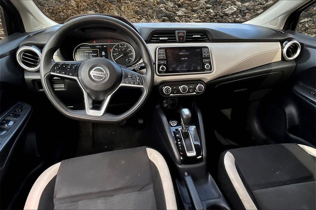 Used 2021 Nissan Versa SV image 14