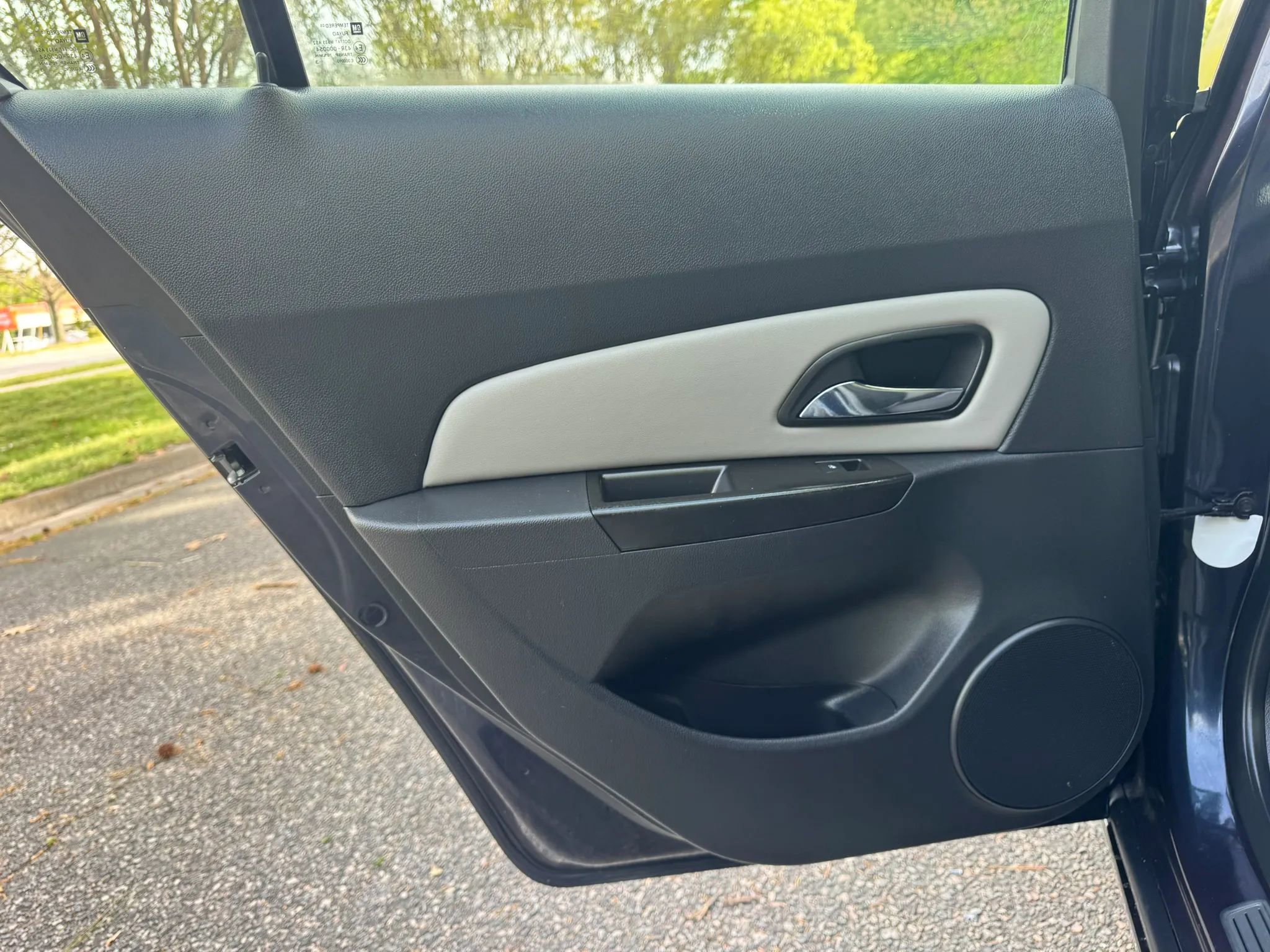 Used 2014 Chevrolet Cruze LS image 7