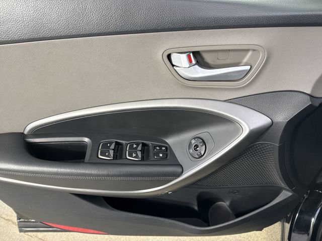 Used 2016 Hyundai Santa Fe SE AWD/4WD image 19