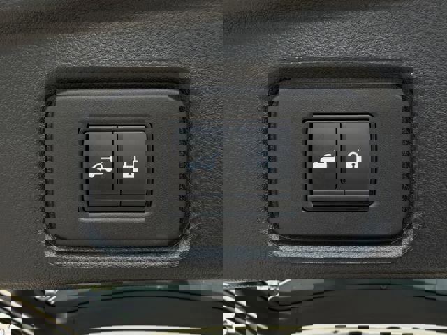 Used 2025 Nissan Pathfinder Rock Creek AWD/4WD image 32