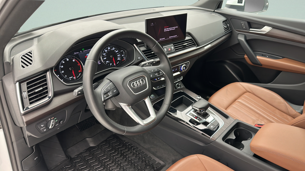 Used 2023 Audi Q5 2.0T Premium w/ Convenience Package AWD/4WD image 12
