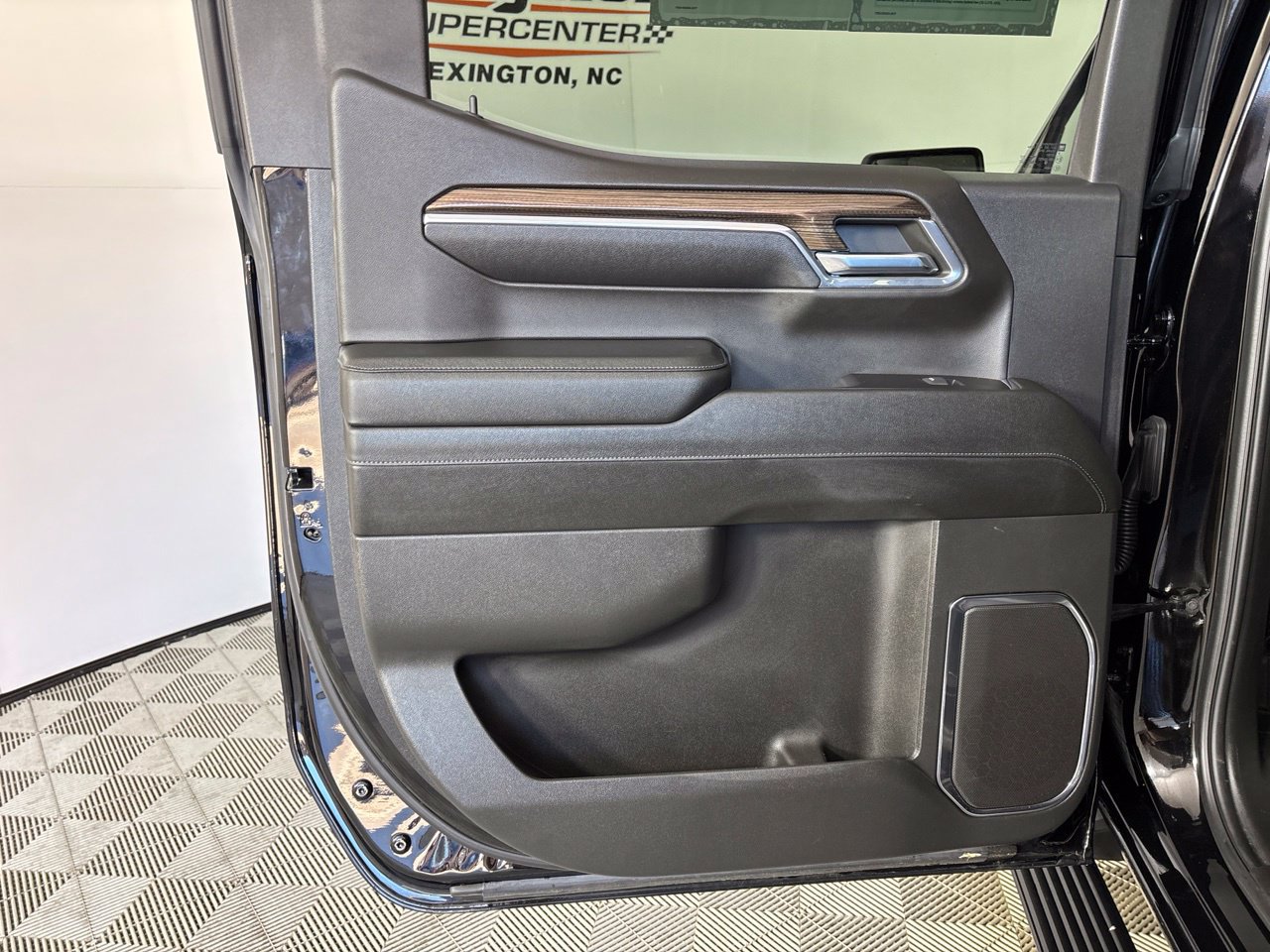 Used 2024 Chevrolet Silverado 1500 LT AWD/4WD image 23