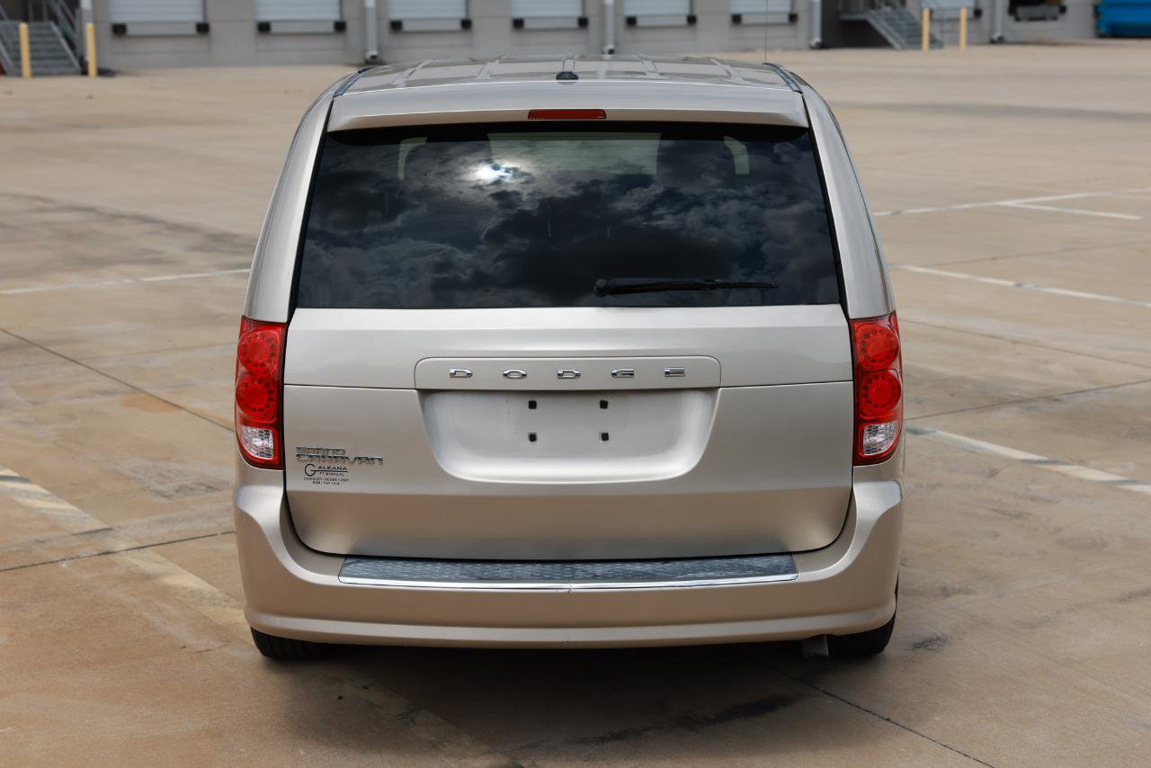 Used 2015 Dodge Grand Caravan SE image 9
