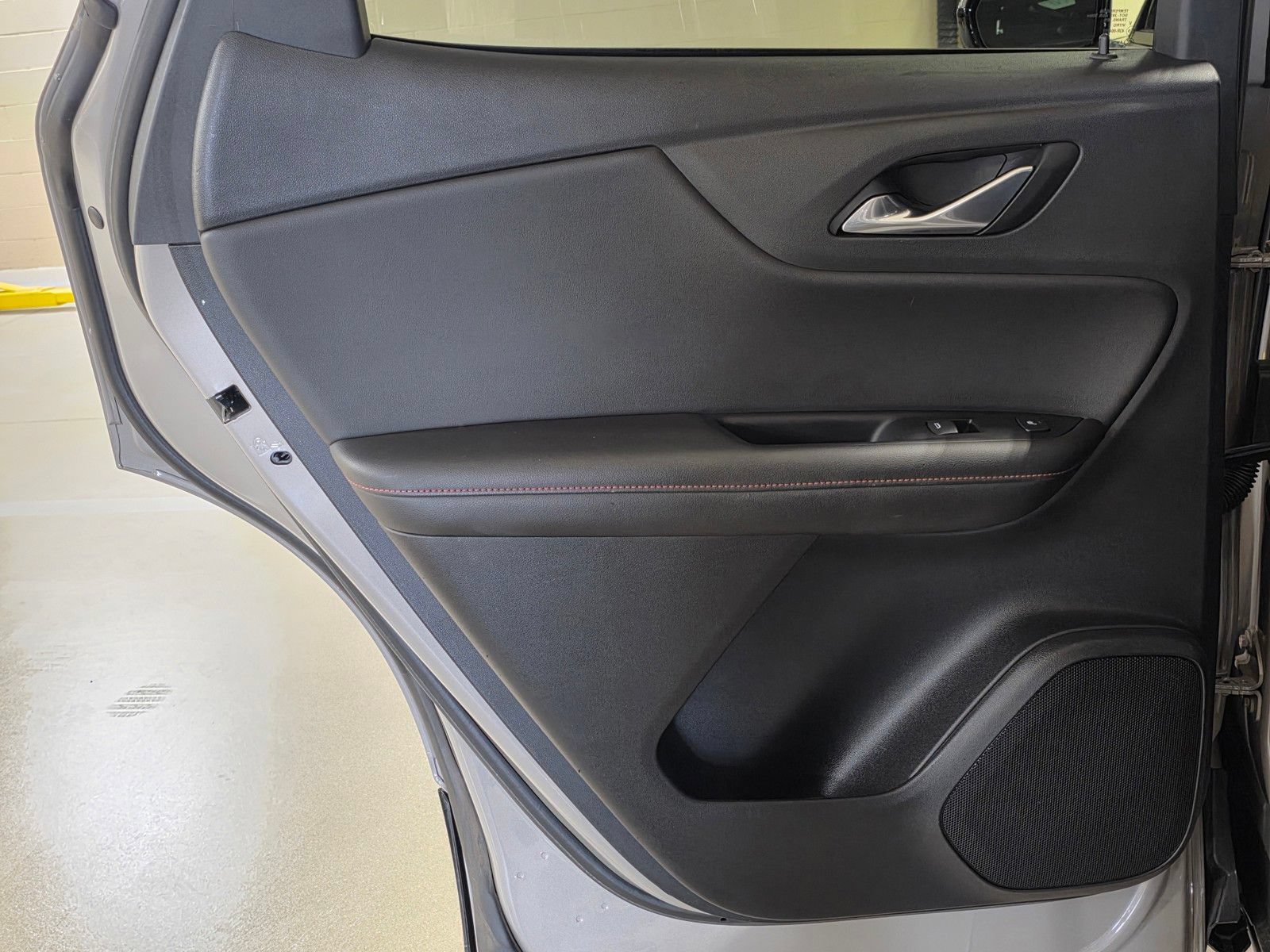 Used 2021 Chevrolet Blazer RS w/ Enhanced Convenience Package FWD image 13