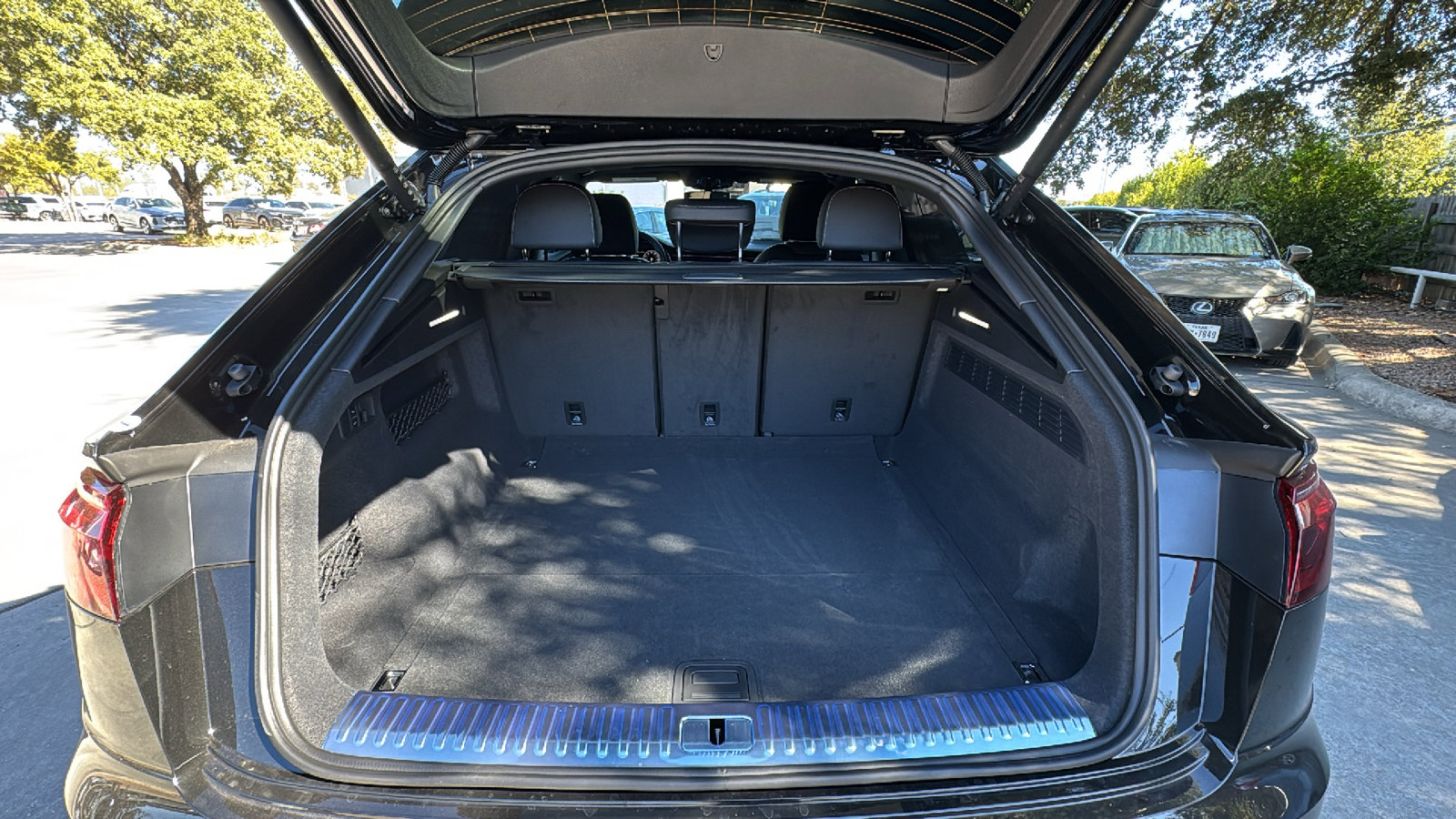 New 2026 Audi Q8 Premium Plus image 25