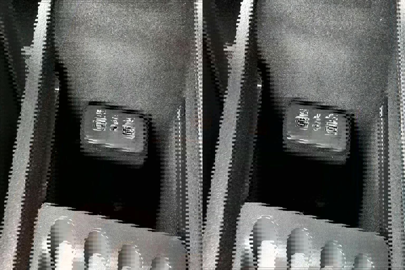 Used 2021 Chrysler 300 S image 32