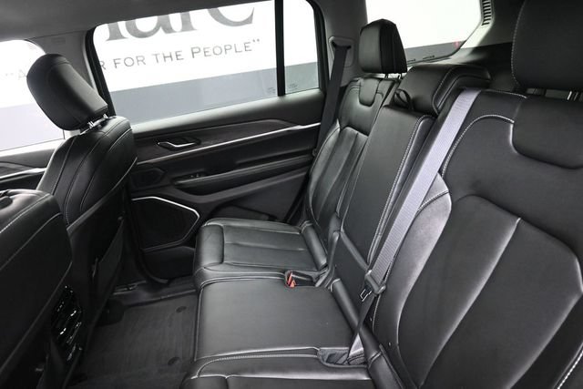 Used 2024 Jeep Grand Cherokee L Limited w/ Black Appearance Package AWD/4WD image 21