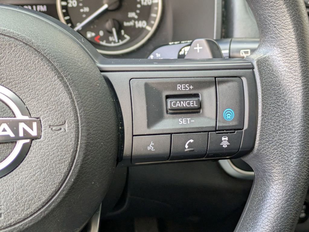 Used 2024 Nissan Rogue SV image 21
