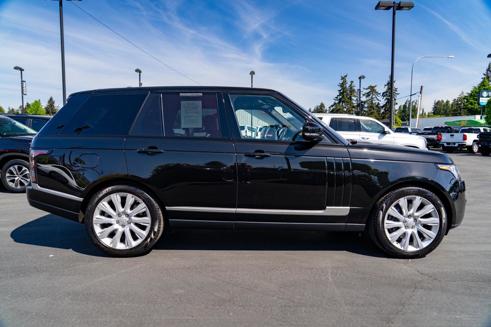Used 2017 Land Rover Range Rover Supercharged AWD/4WD image 8