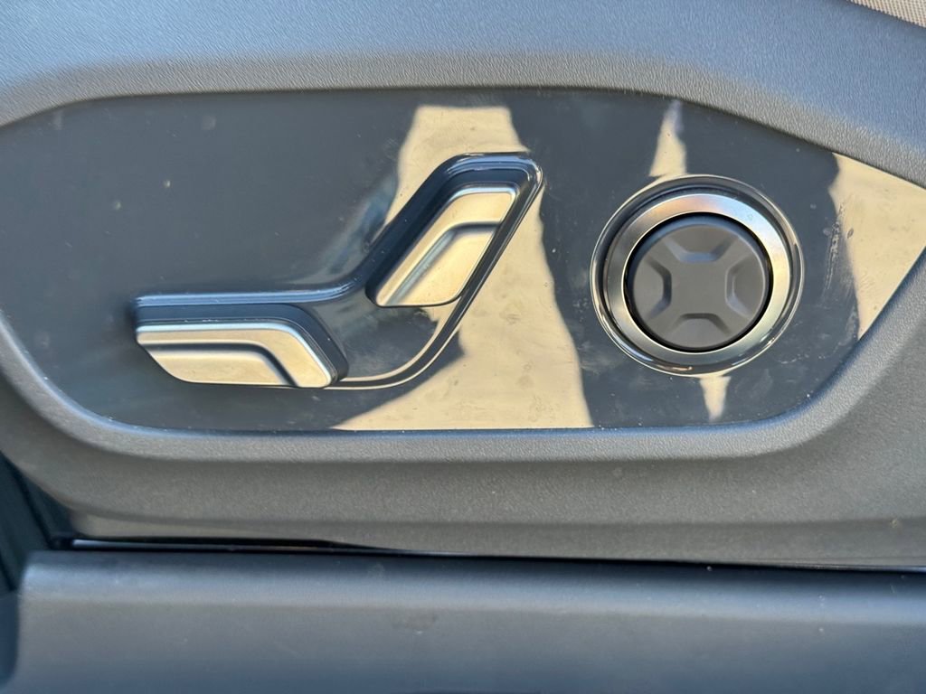 Certified 2026 Kia EV9 Wind image 16