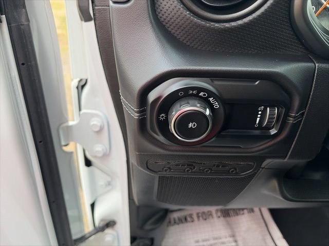 Used 2025 Jeep Wrangler Unlimited Rubicon AWD/4WD image 19