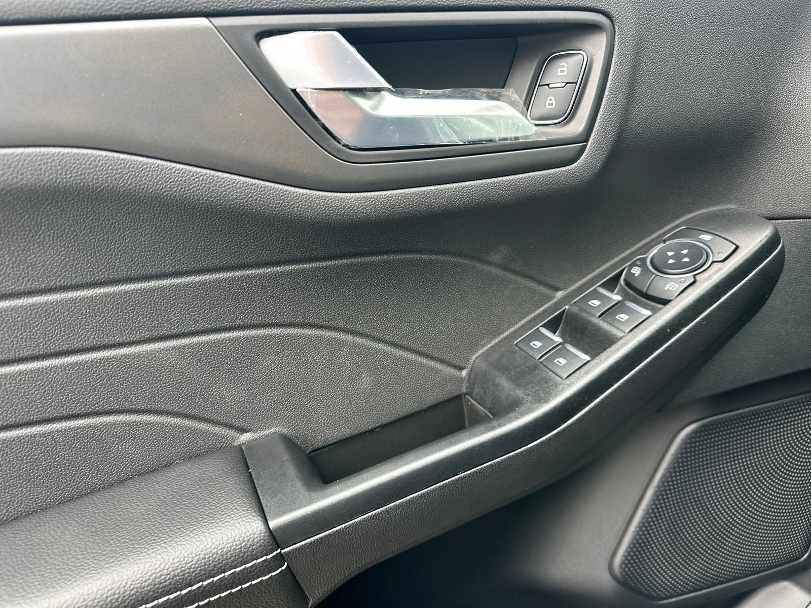 New 2026 Ford Escape SE image 33