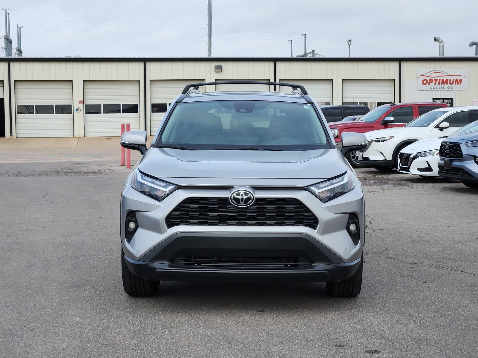Used 2023 Toyota RAV4 XLE Premium image 6
