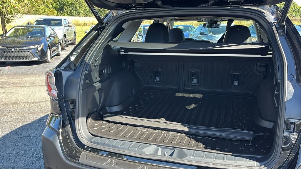 Used 2025 Subaru Outback Touring w/ Popular Package #2 image 35