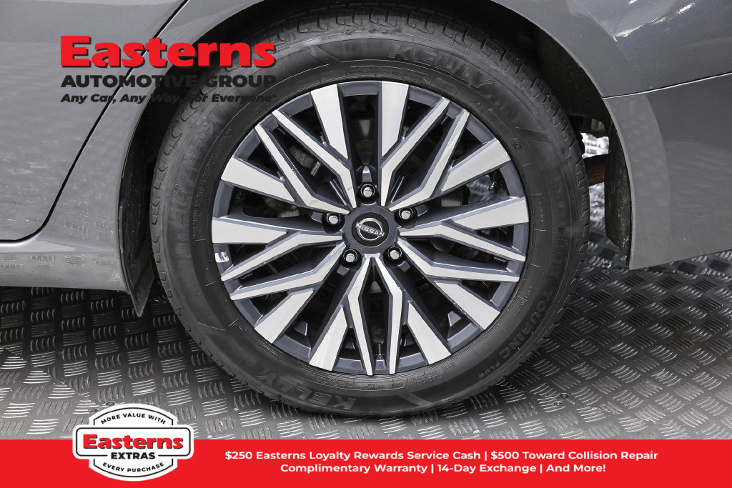 Used 2025 Nissan Altima 2.5 SV FWD image 9