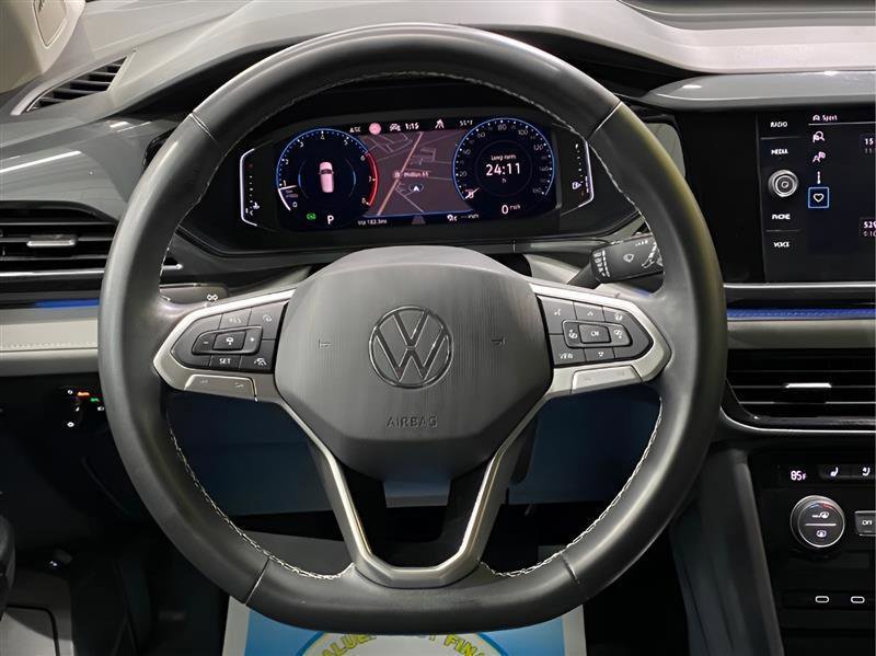 Used 2022 Volkswagen Taos SEL image 18