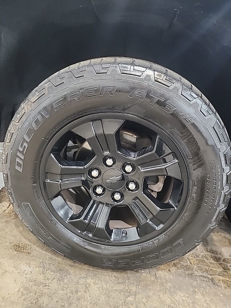 Used 2016 Chevrolet Silverado 1500 LTZ Z71 w/ LTZ Plus Package AWD/4WD image 41