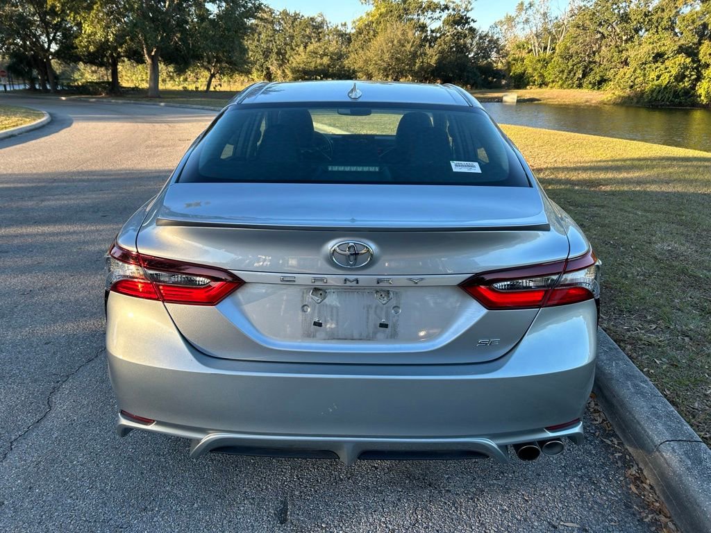 Used 2024 Toyota Camry SE image 4