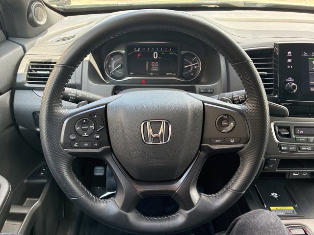 Used 2025 Honda Passport EX-L image 16